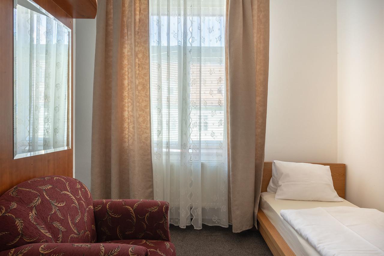 Zelena Ratolest Hotel เชสเกบูดิเยโจวิตเซ ภายนอก รูปภาพ