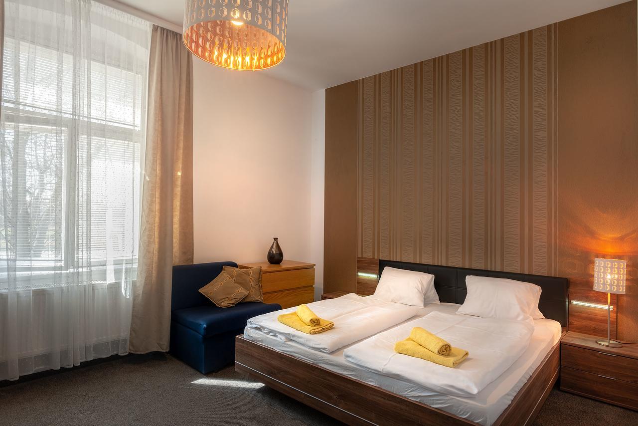 Zelena Ratolest Hotel เชสเกบูดิเยโจวิตเซ ภายนอก รูปภาพ